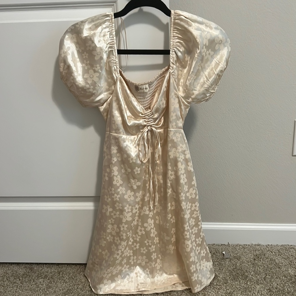 Altar’d State Size S off white dress w flowers in Perfect Condition